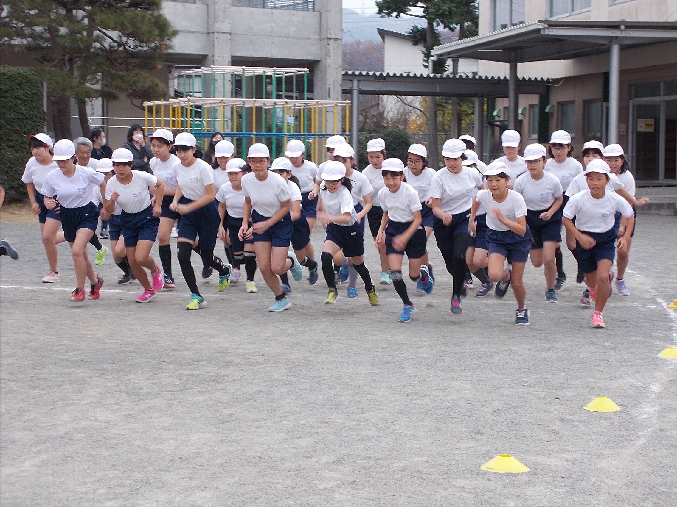 持久走 小学校 校内持久走大会 高学年 - 皆野町立皆野小学校
