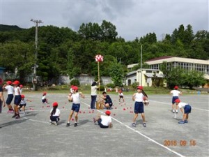 ４