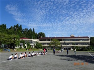 ７