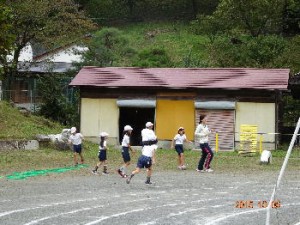 ５