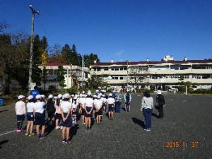 ７