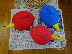 ３