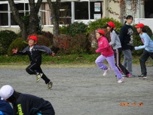 ４