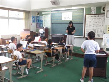 ９月２８日 音楽エキスパート教員 田島先生のエキスパートな授業 皆野町立三沢小学校